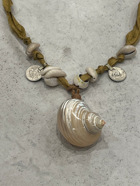 Shell & trinket necklace