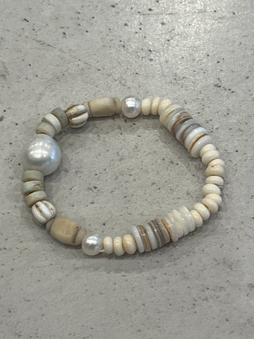 Bracelet 9.