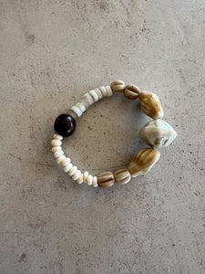 Bracelet 6.