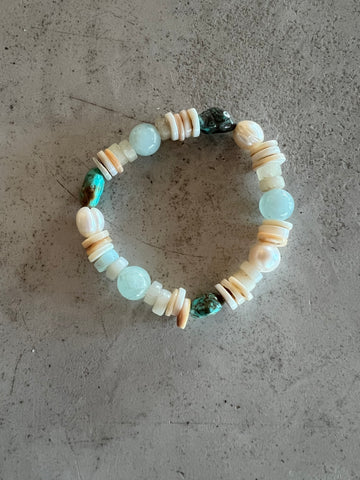 Bracelet 33.