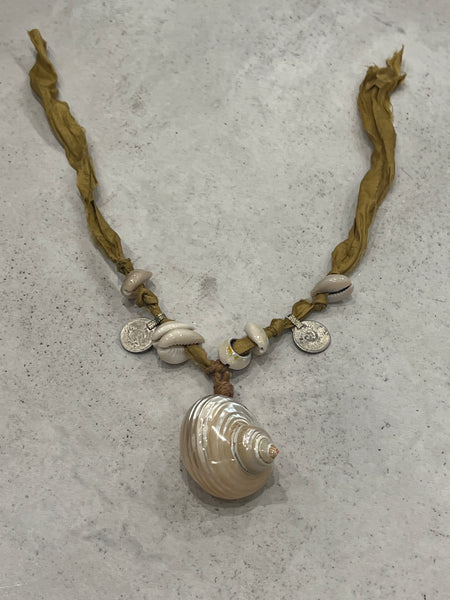 Shell & trinket necklace