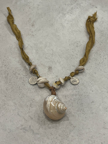 Shell & trinket necklace
