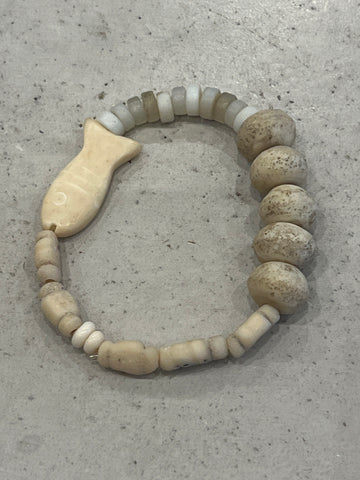Bracelet 8.