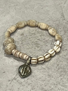 Bracelet 5.