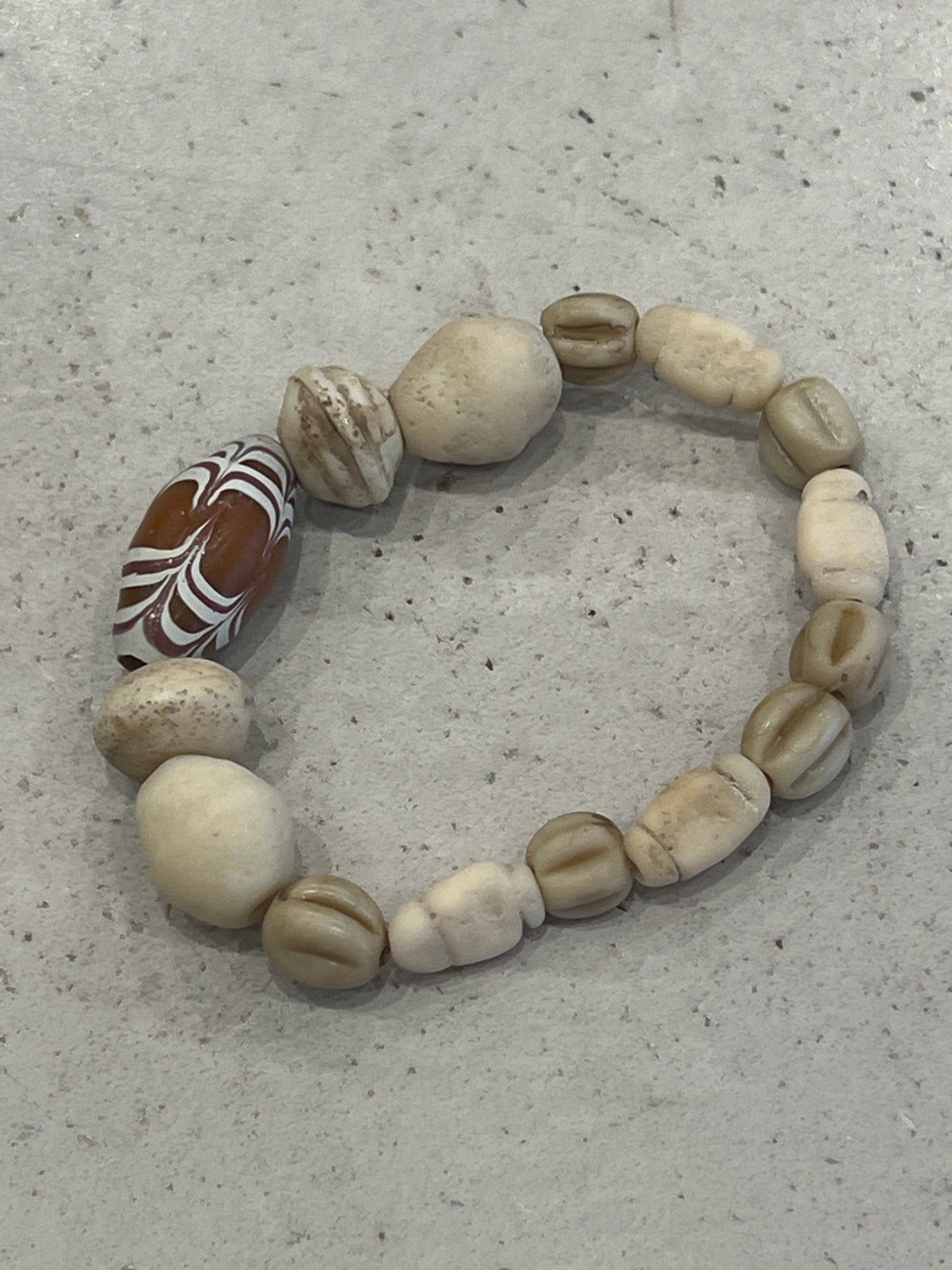 Bracelet 6.