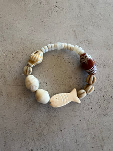 Bracelet 12.