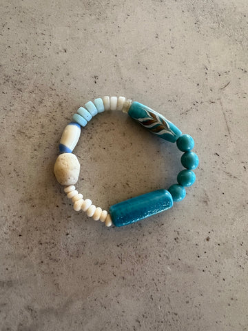 Bracelet 27.