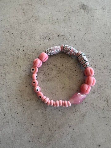 Bracelet 16.