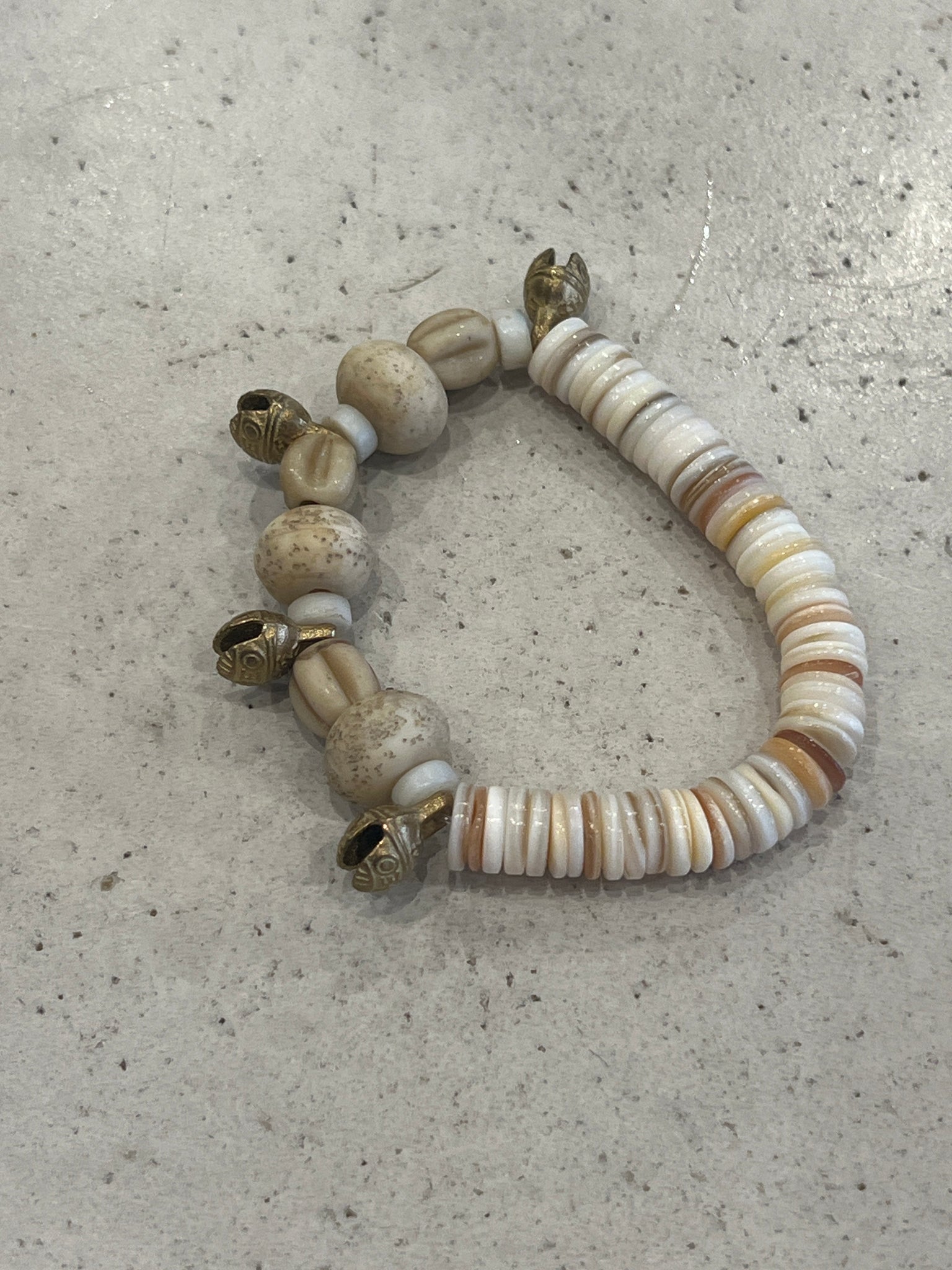 Bracelet 2.