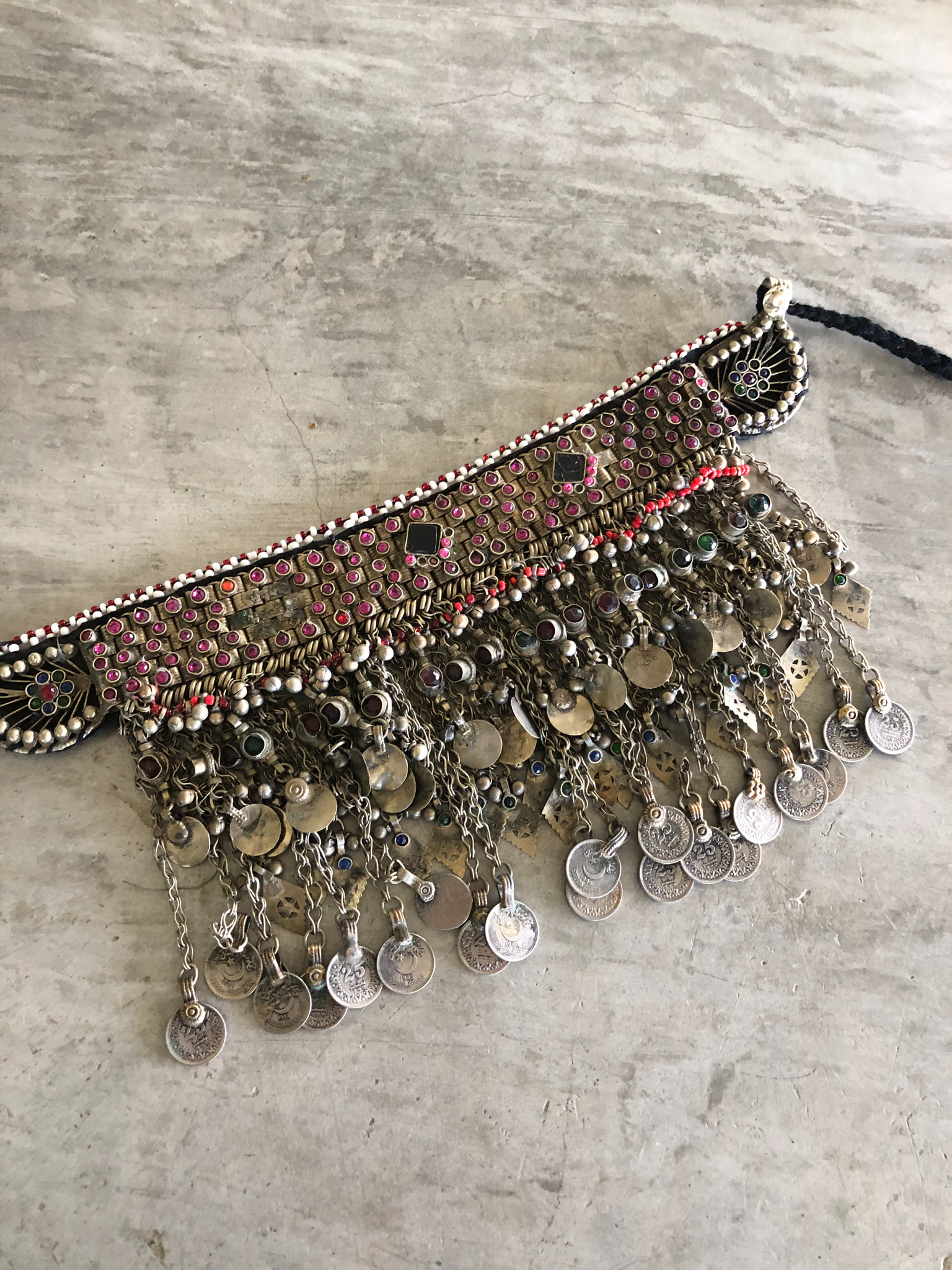 Rhinestone jingle choker